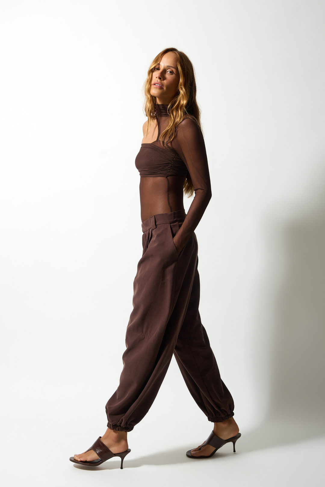 Body Core Recortes Manga Longa Tule