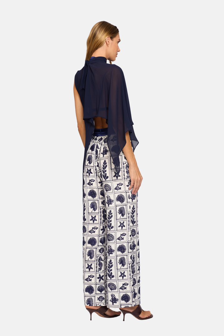 Blusa Capa Bruma Assimétrica Transparente