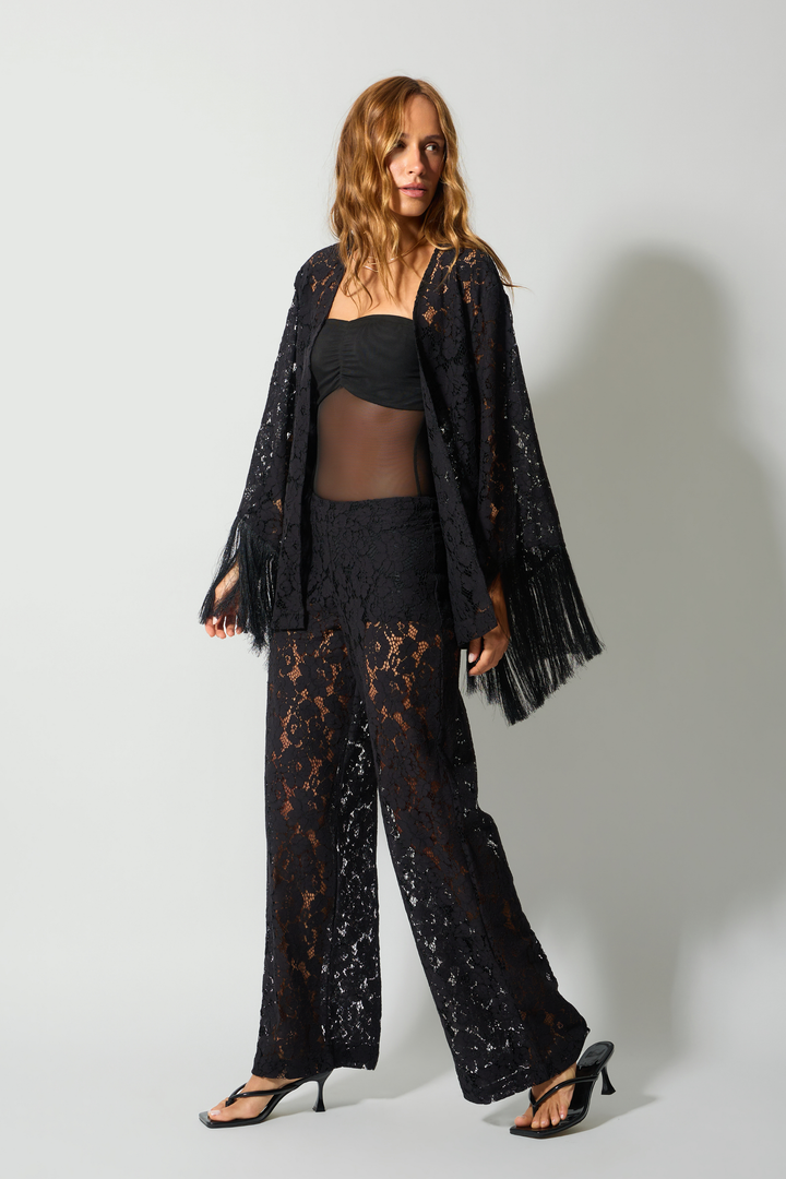 Conjunto Blusa Kimono Renda Guipure Franja com Calça Longa Renda Guipure Franja Preto