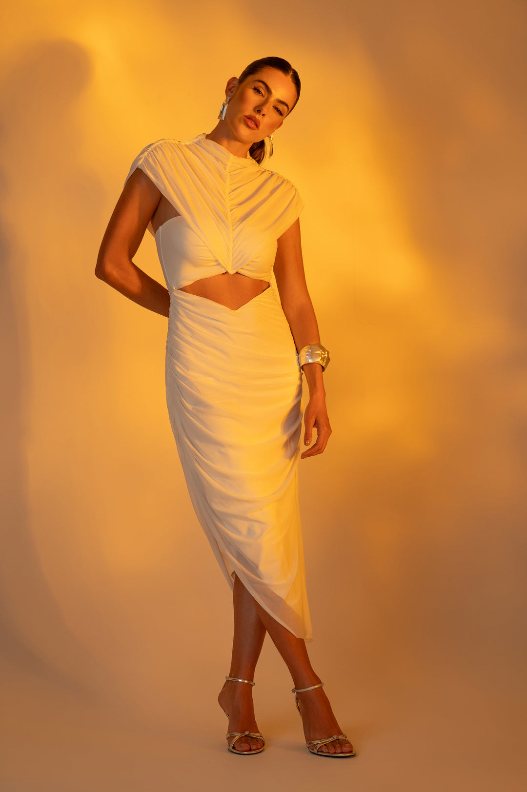 Vestido Assimétrico Drapeado Com Capa Removível Off