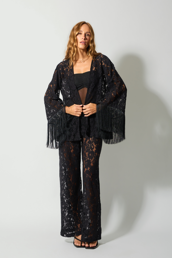 Conjunto Blusa Kimono Renda Guipure Franja com Calça Longa Renda Guipure Franja Preto