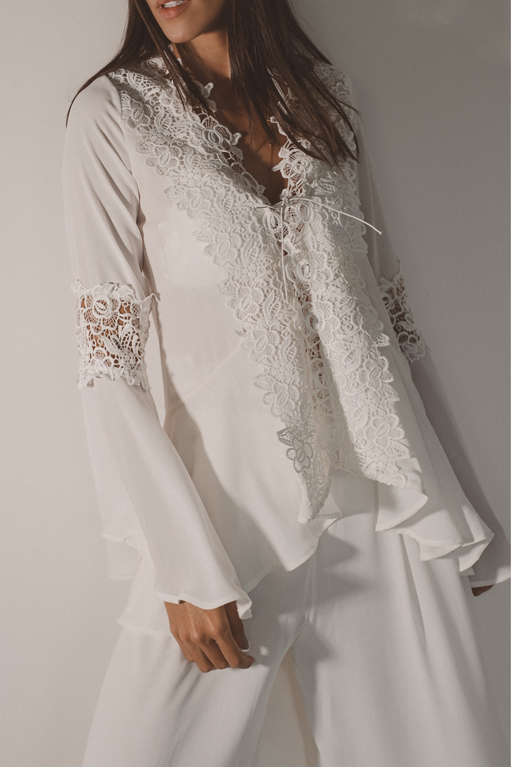 Blusa Bata Com Renda Collab SS