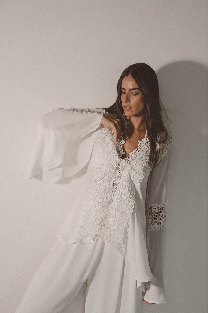 Blusa Bata Com Renda Collab SS