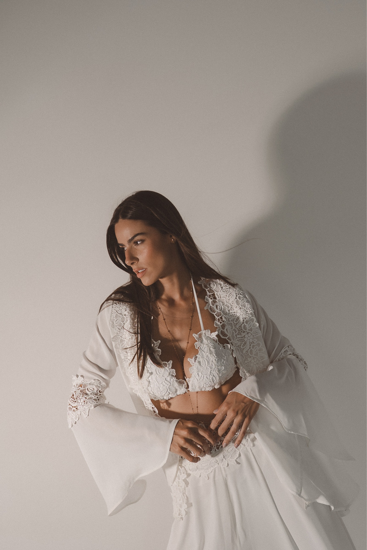 Blusa Bata Com Renda Collab SS
