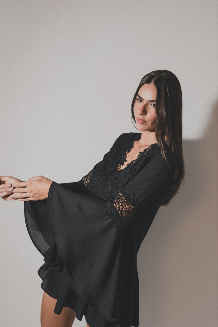Blusa Bata Com Renda Collab SS